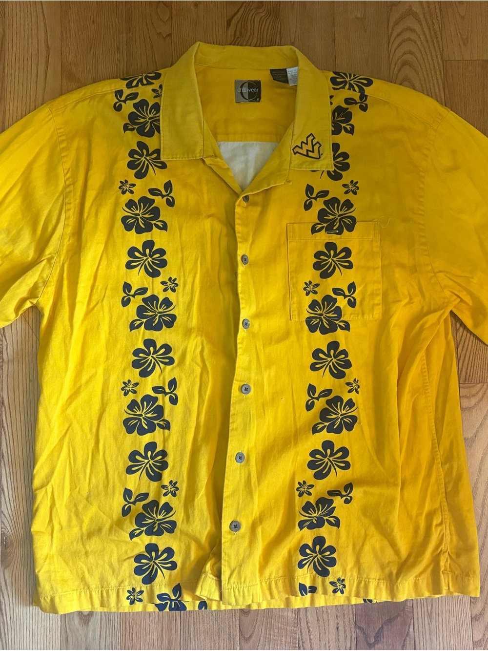 WVU Mountaineers Beach Button Up Size Men’s 2XL Chillwear Brand